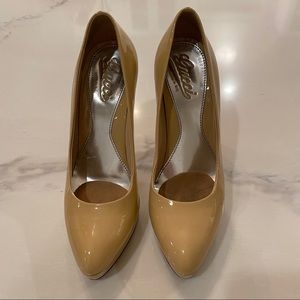 Gucci Neutrals Patent Pumps